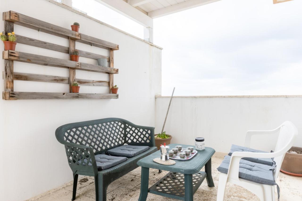 Lecce Colorful Flat With Terrace & Parking Apartment Bagian luar foto