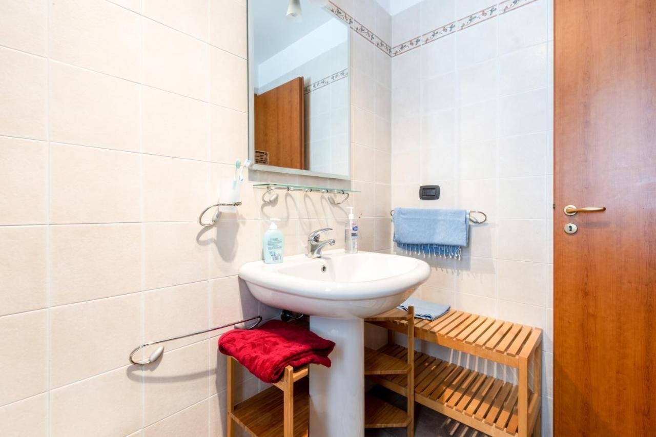 Lecce Colorful Flat With Terrace & Parking Apartment Bagian luar foto
