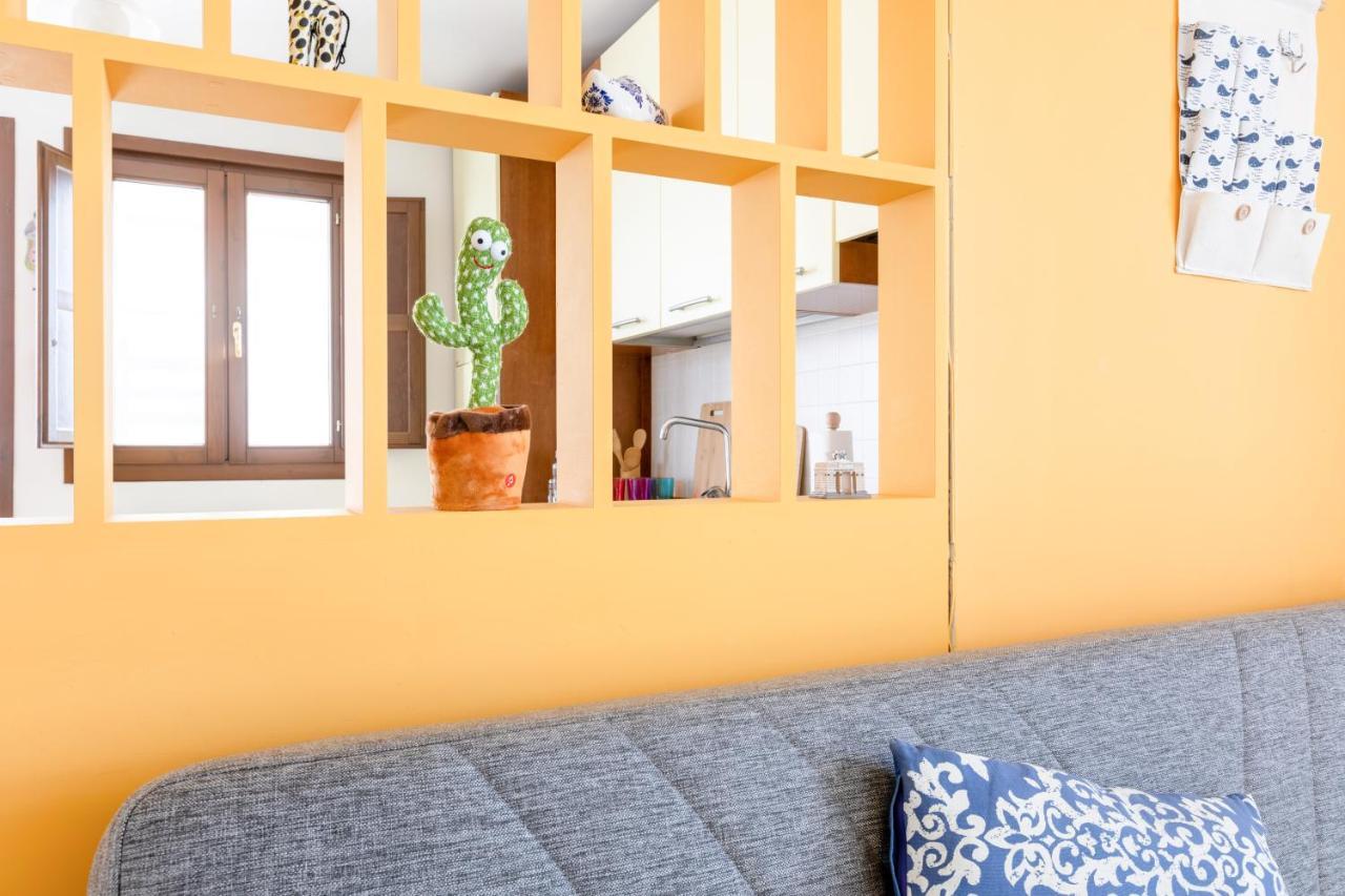 Lecce Colorful Flat With Terrace & Parking Apartment Bagian luar foto