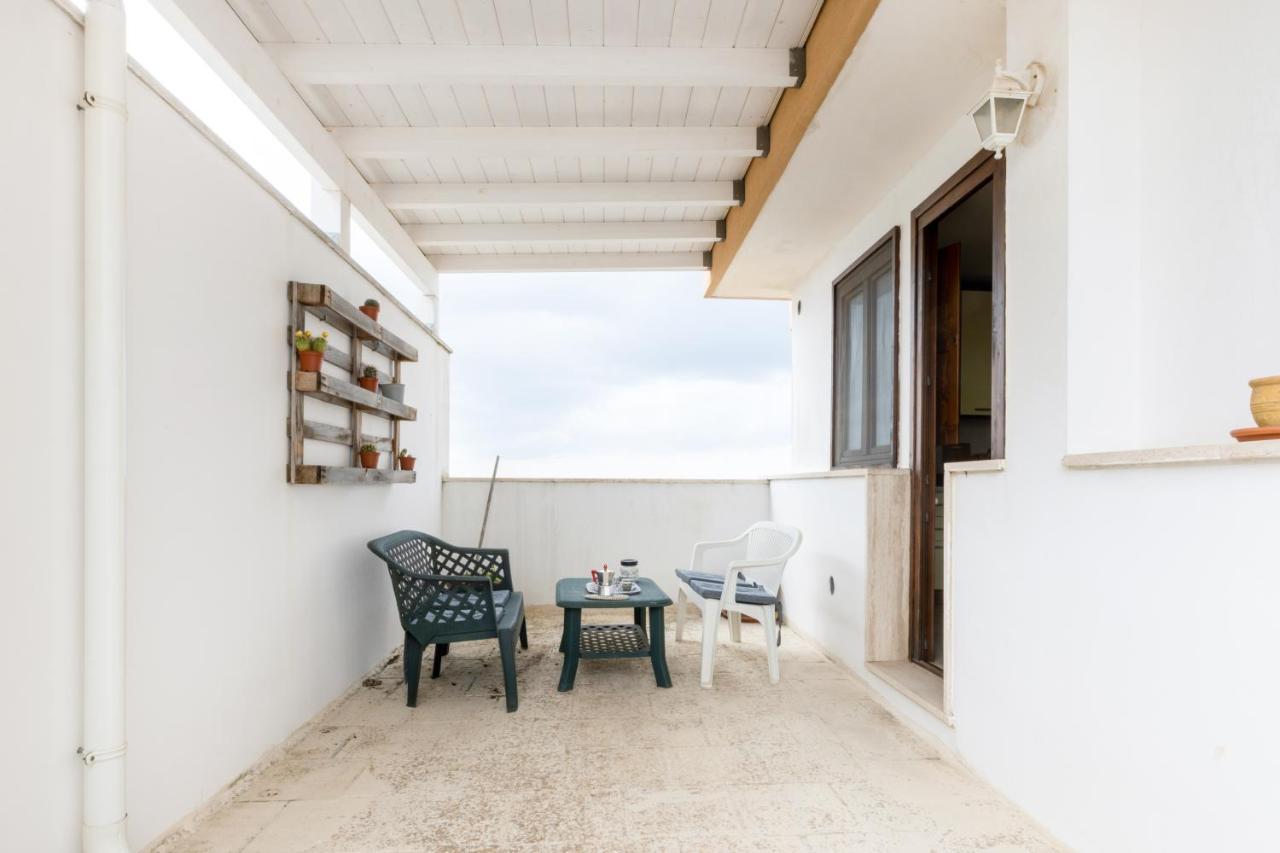 Lecce Colorful Flat With Terrace & Parking Apartment Bagian luar foto